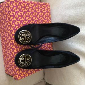 Tory Burch Maddie Pump kid suede size 8.5